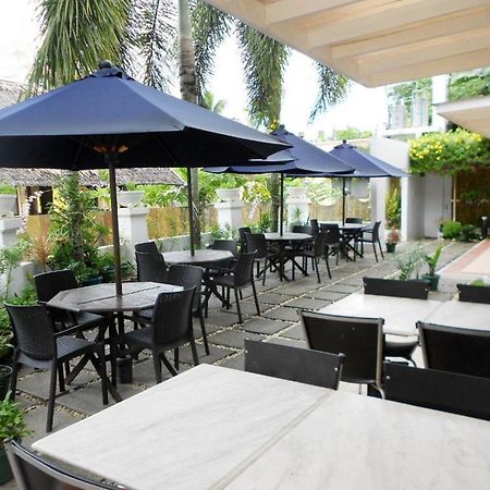 One Crescent Place Hotel Balabag  Bagian luar foto