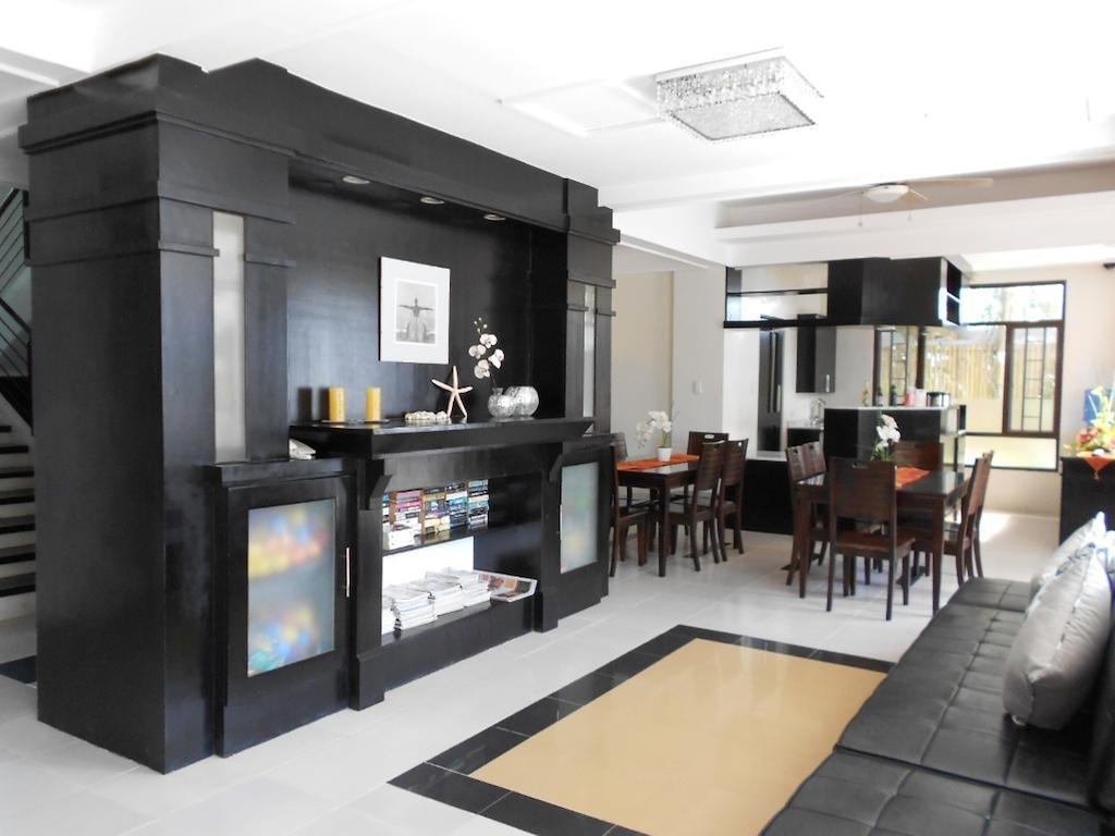 One Crescent Place Hotel Balabag  Bagian luar foto