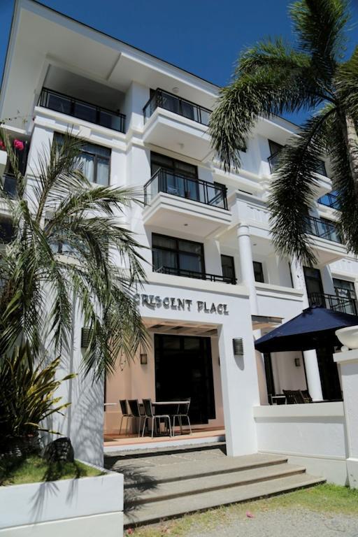 One Crescent Place Hotel Balabag  Bagian luar foto