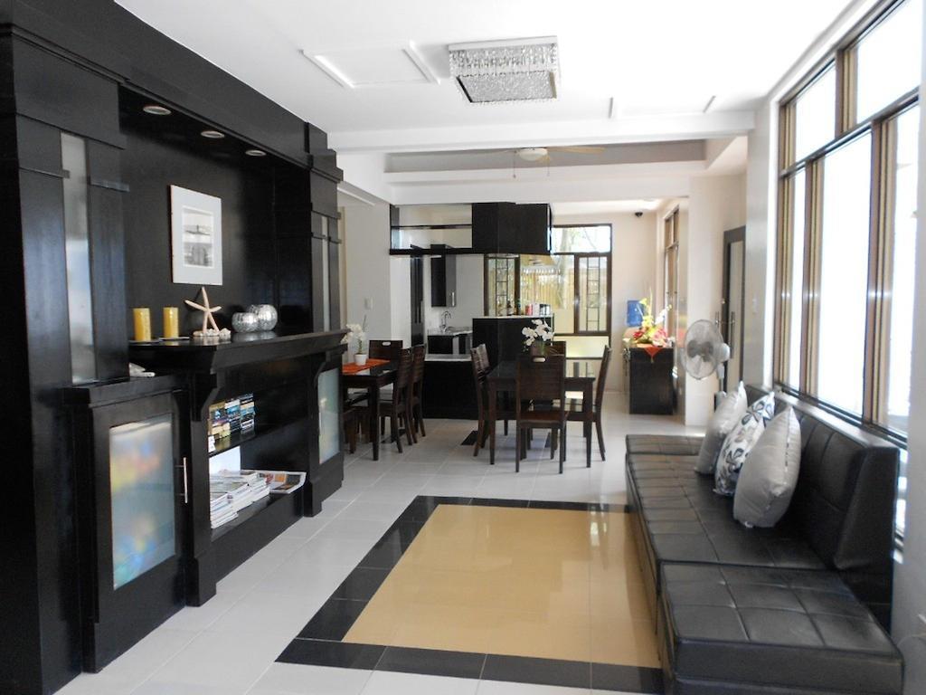 One Crescent Place Hotel Balabag  Bagian luar foto