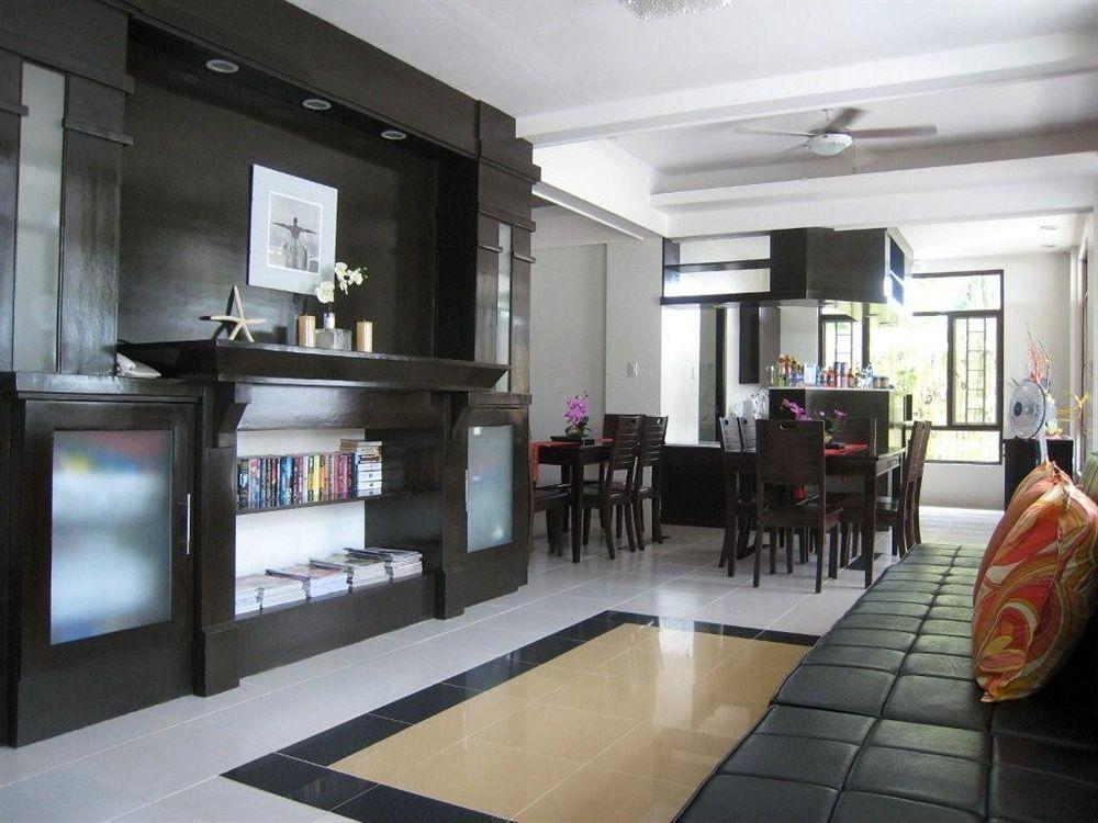 One Crescent Place Hotel Balabag  Bagian luar foto