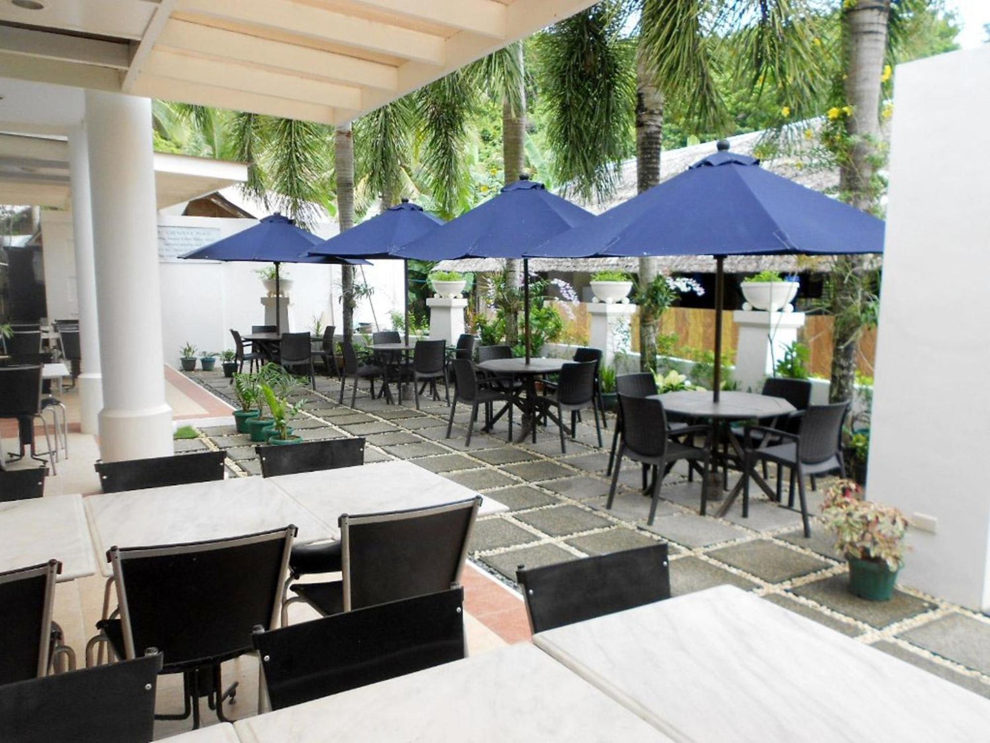 One Crescent Place Hotel Balabag  Bagian luar foto