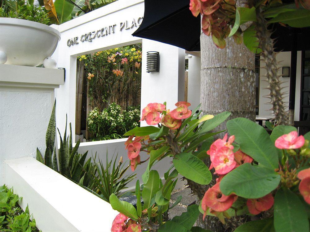 One Crescent Place Hotel Balabag  Bagian luar foto