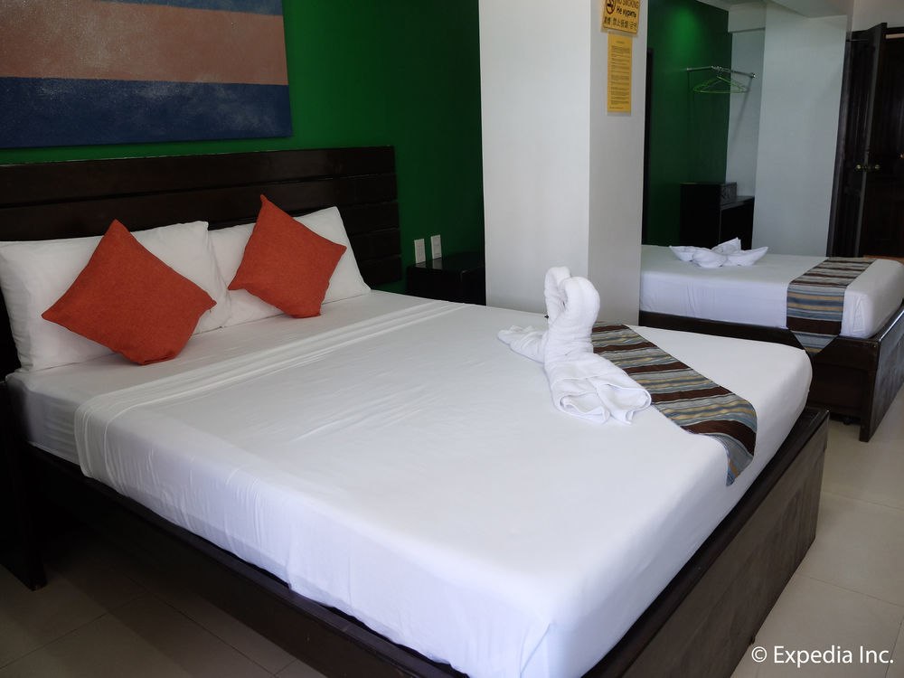One Crescent Place Hotel Balabag  Bagian luar foto