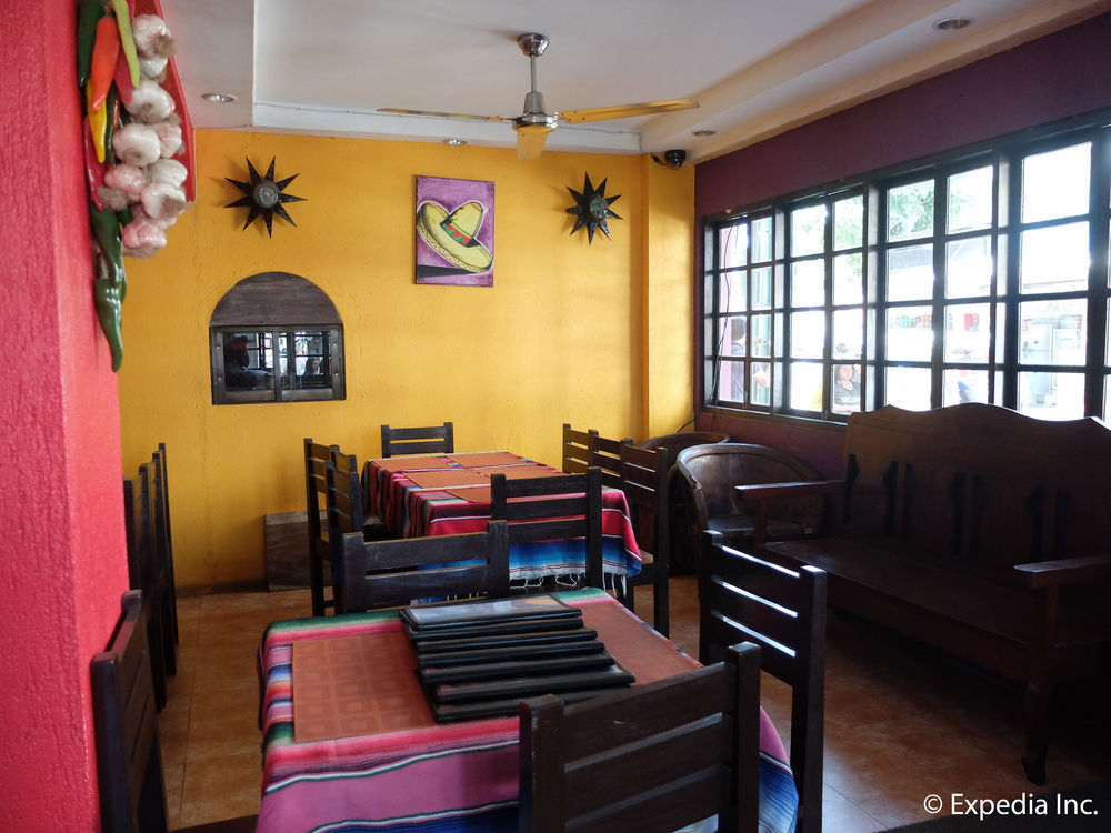 One Crescent Place Hotel Balabag  Bagian luar foto